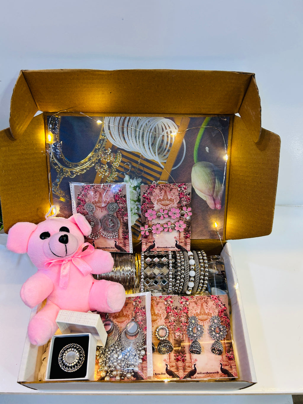 🎀 Desi Diva Gift Box