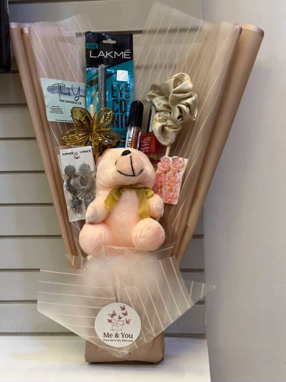 Ultimate Beauty & Accessories Gift Bouquet - 8-in-1 Premium BOUQUET