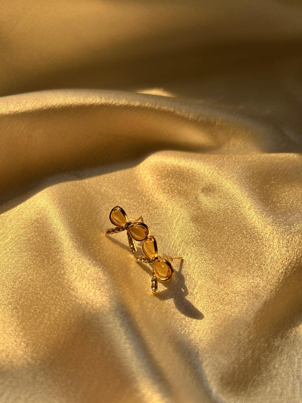 🎀 Golden Bow Spark Earrings