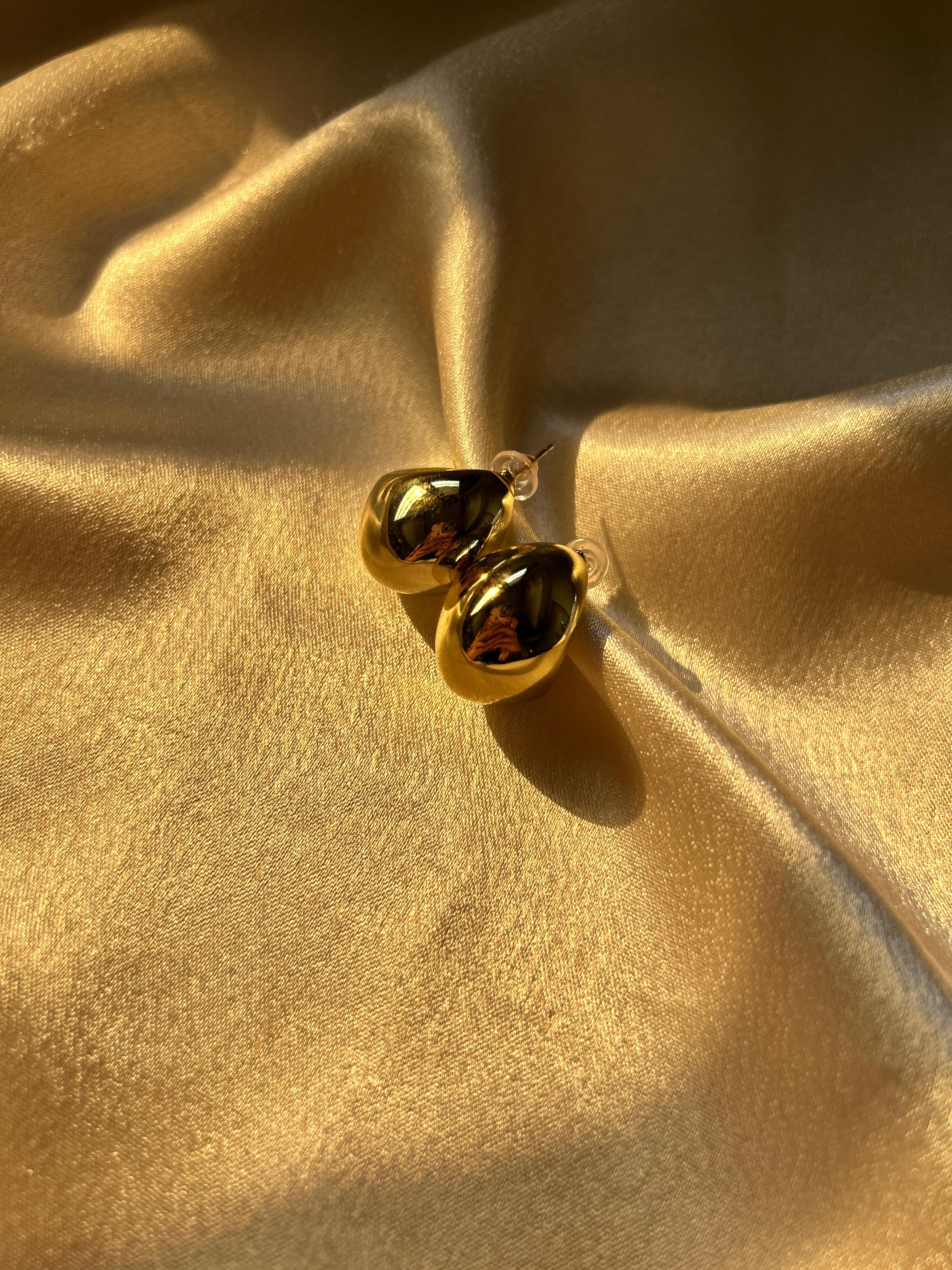 💛 Molten Drop Studs