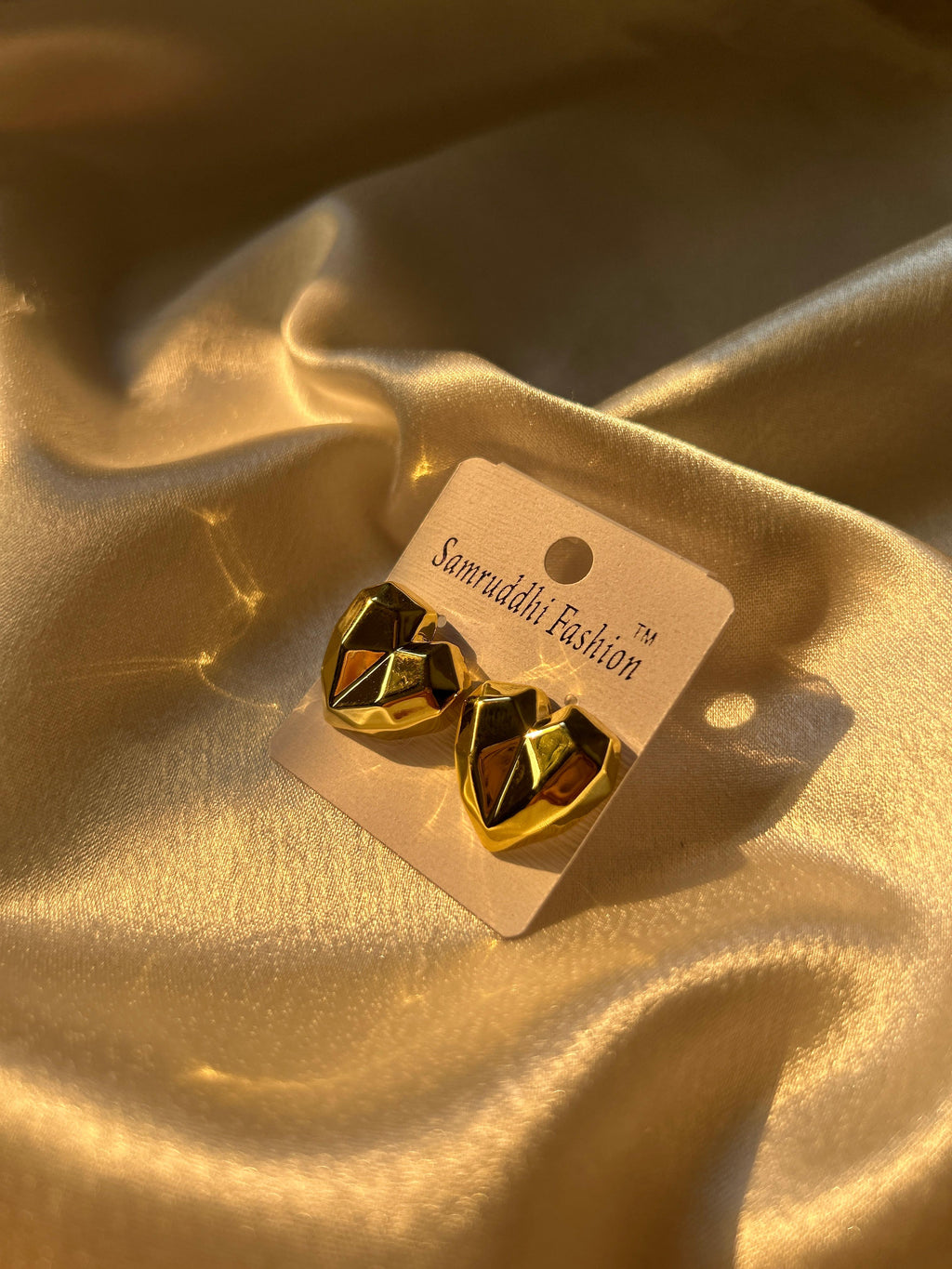 💛 Luxe Heart Crush Earrings