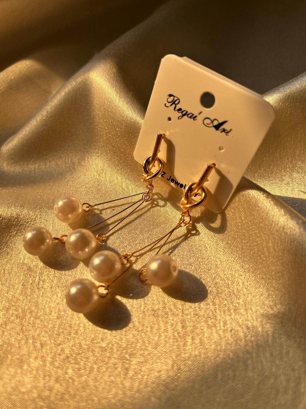 🤍 Pearl Cascade Earrings