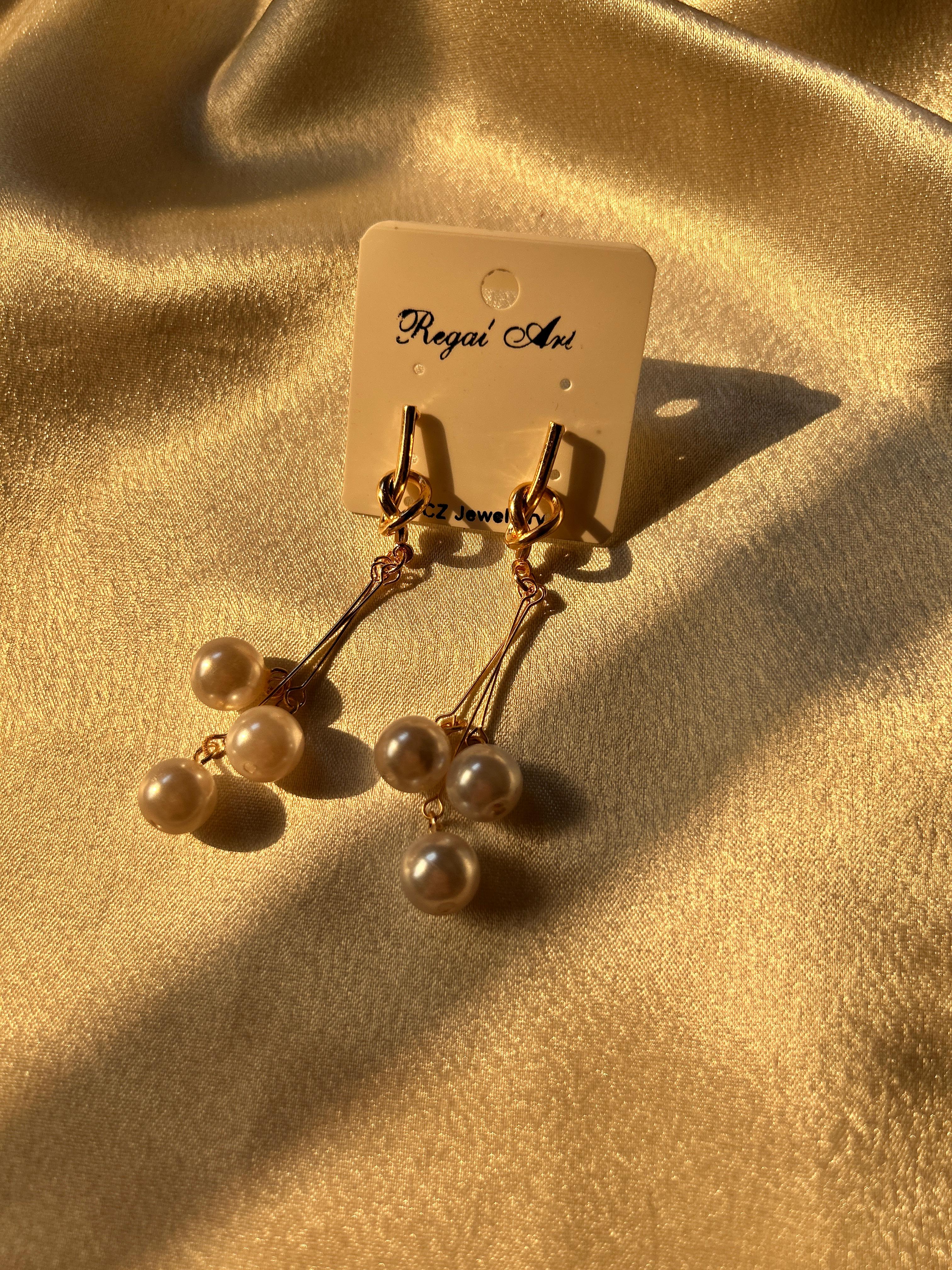 🤍 Pearl Cascade Earrings